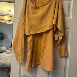 New with tags 2 piece set fee people